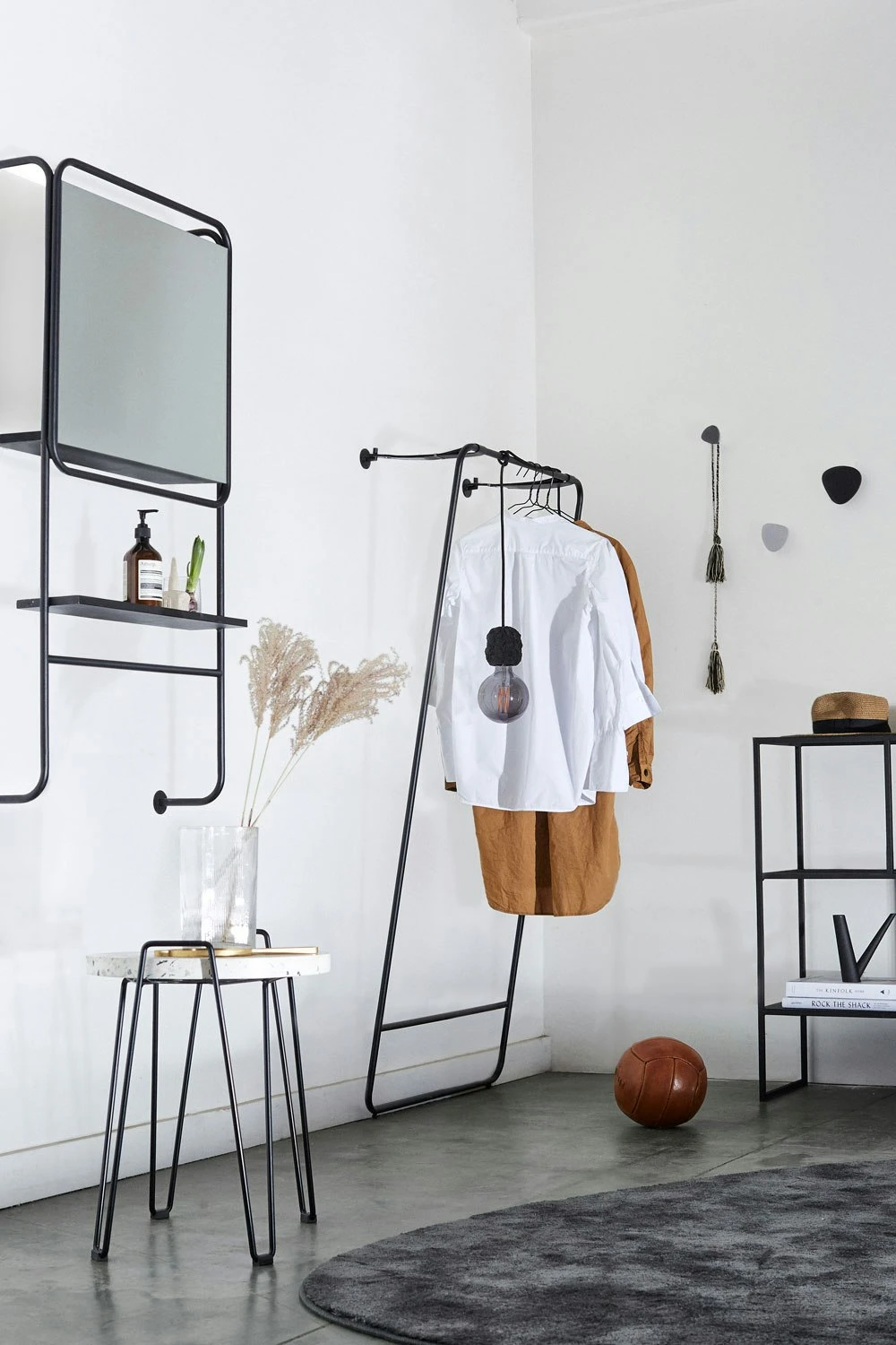 Muubs Copenhagen Garderobe 160x75 Cm, Schwarz Metall – Bild 2